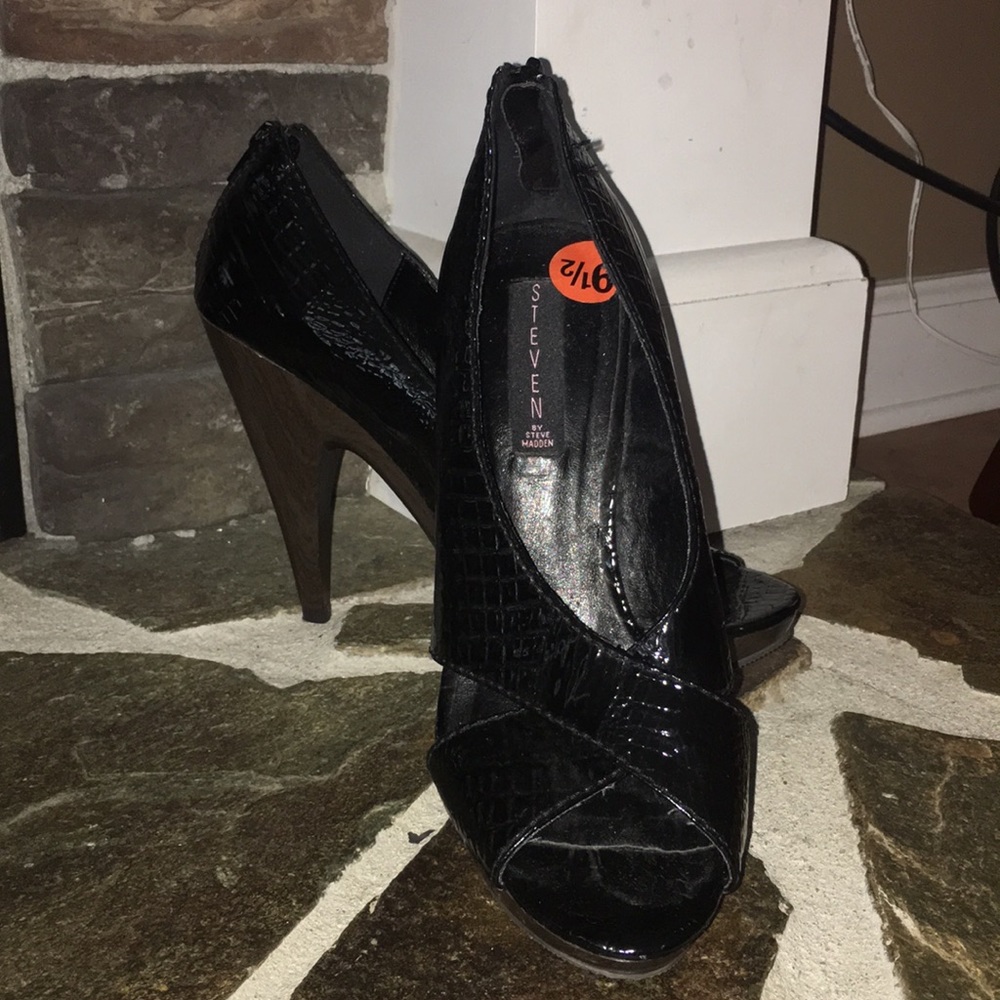 Black Crisscross Peep Toe Heels
